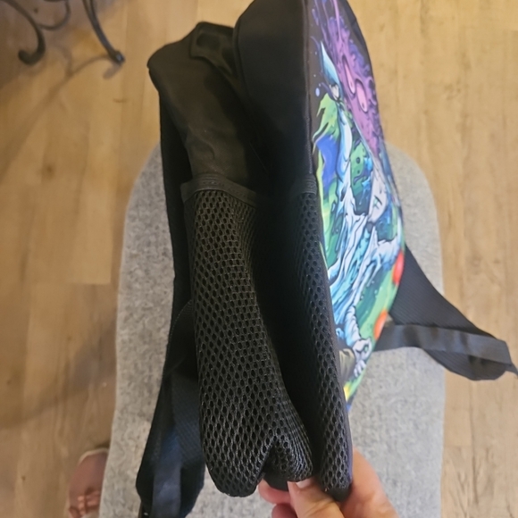 Rick & Morty, 17" backpack.  Vivid colors - Picture 7 of 14